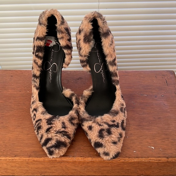 Jessica Simpson Prizma Fur Leopard Pointed Toe Half d'Orsay Pumps - Picture 2 of 6